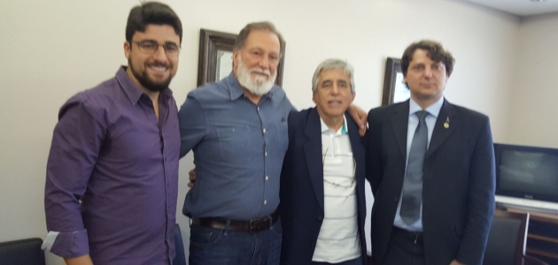 Anibelli Neto revê o amigo Osmar Dias na companhia do ex-prefeito de São Jorge do Ivaí, Milton Muzulon.