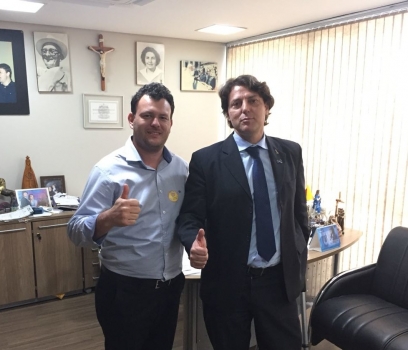 Recebendo a visita do vereador Missim de Ivatuba.