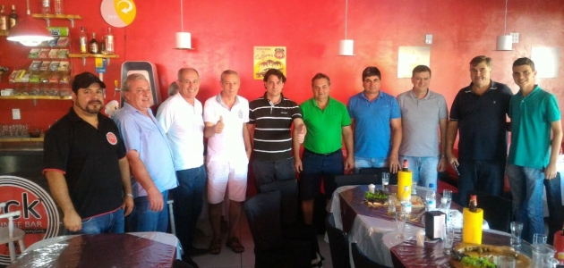 Requião e Osmar Dias juntos é comemorado na cidade de Enéas Marques.