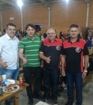 Anibelli Neto participou do encontro do Grupo de motociclistas Trilheiros de Piên.