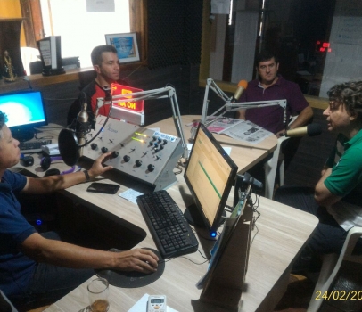 Visita a Rádio FM 98,3 de Quitandinha.