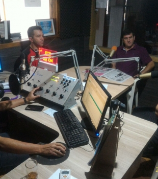 Visita a Rádio FM 98,3 de Quitandinha.