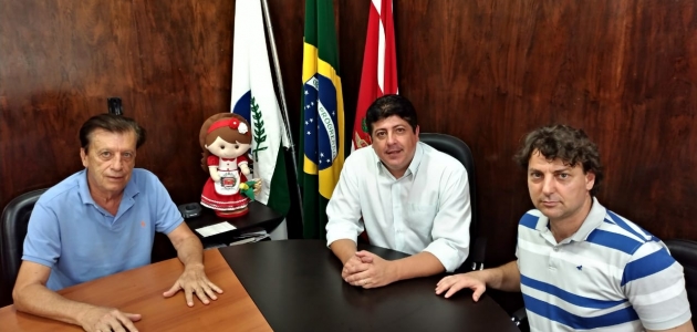 Anibelli Neto visita o município de Sertaneja.         