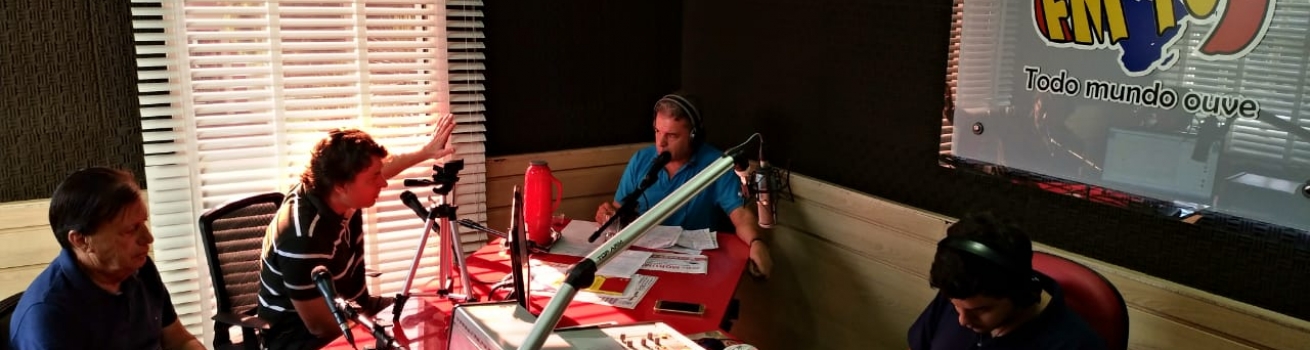 Anibelli Neto concede entrevista na Rádio FM 104 em Cornélio Procópio