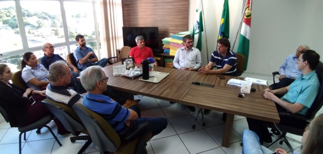 Anibelli Neto entrega emenda de 107 mil reais para investimentos na Agricultura de Chopinzinho.