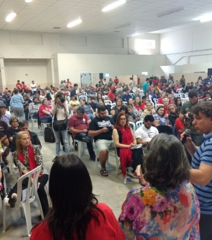 Anibelli Neto participou da Assembleia da APP-Sindicato em Curitiba.