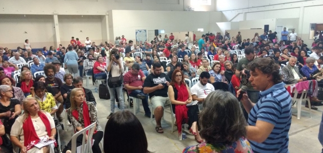 Anibelli Neto participou da Assembleia da APP-Sindicato em Curitiba.