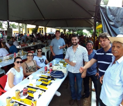 Anibelli Neto prestigia festa de Nossa Senhora Aparecida em Floraí.