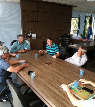 Visita ao prefeito Vadeco do munícipio de São João.