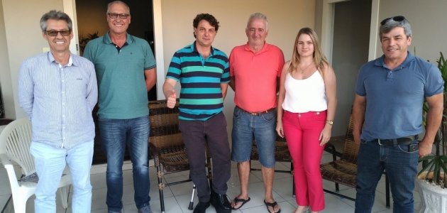 Anibelli Neto com amigos do MDB do município de Verê.