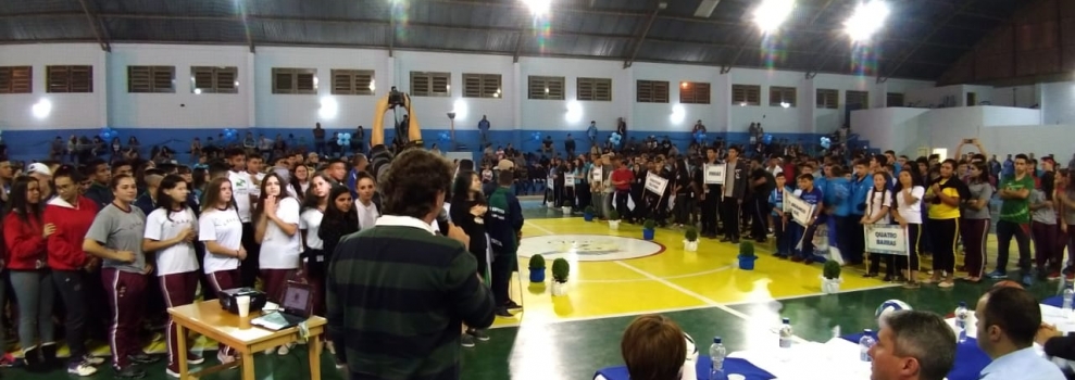 Deputado Anibelli Neto participa da Abertura dos Jogos Escolares do Paraná de 2018 em Quatro Barras.