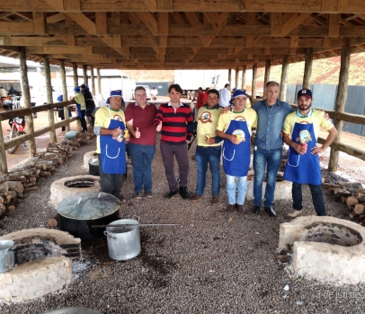  Anibelli Neto prestigia Festa do Cabrito Apressado em Corumbataí do Sul.