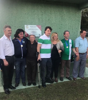 Em clima de Copa do Mundo, Anibelli Neto participa da reinauguração do Estádio Municipal em Agudos do Sul