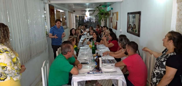 Anibelli Neto participou de uma reunião com educadores em Paranavaí