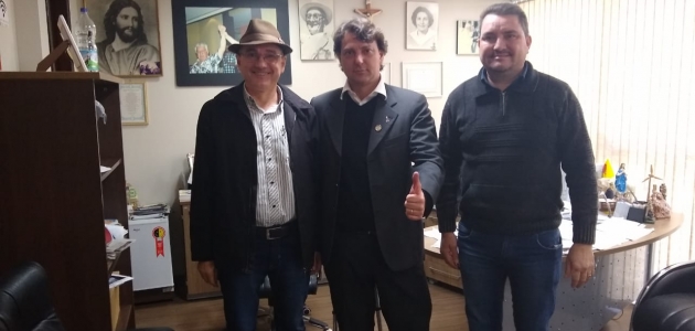 Deputado Anibelli Neto recebe amigos do município de Ampére