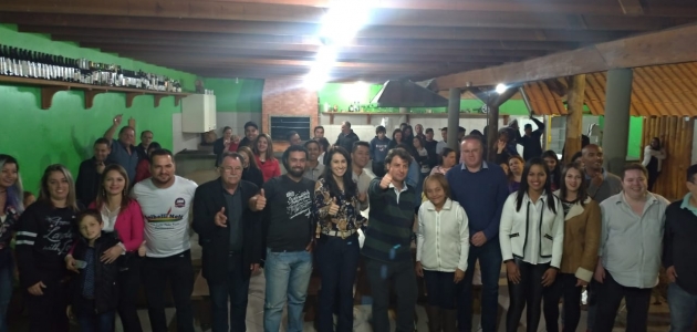 Anibelli Neto 15190 com companheiros de Colombo.