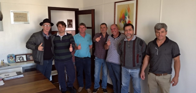 Anibelli Neto visita emedebistas de Pato Branco