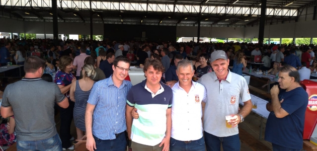 13ª festa do Leitão Desossado de Bom Sucesso do Sul.