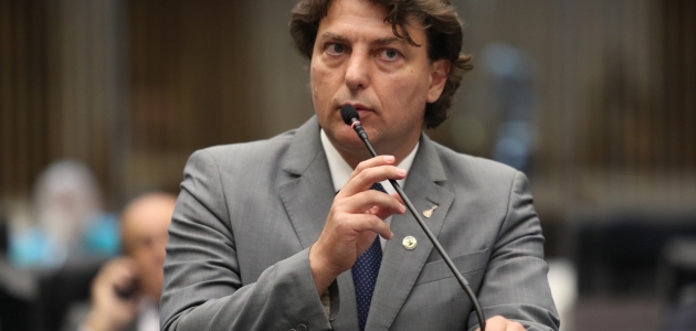 Anibelli Neto apresenta projeto que institui Passaporte Equestre