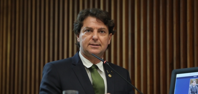 Deputado Anibelli Neto pede agilidade na tramitação de projeto que instala Botão do Pânico nas escolas do Paraná