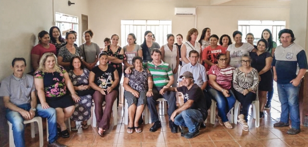 Anibelli Neto prestigia nova cooperativa de confecção de roupas em Agudos do Sul