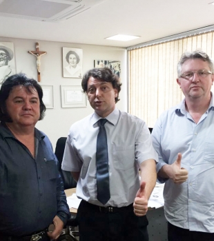 Autoridades de Agudos do Sul visitam o Deputado Anibelli Neto.