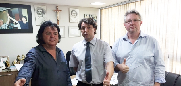 Autoridades de Agudos do Sul visitam o Deputado Anibelli Neto.