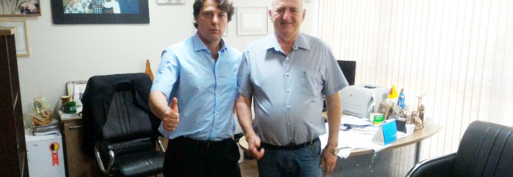 Anibelli recebe a visita do amigo Luiz Carlos Stangherlin da cidade de Verê.