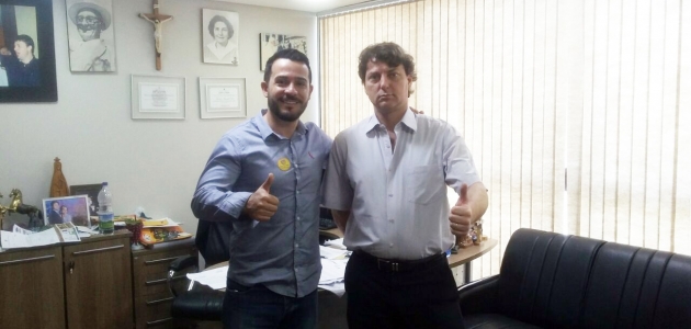 Anibelli Neto recebe visita do Vereador Cláudio da cidade de Santo Antônio do Sudoeste.