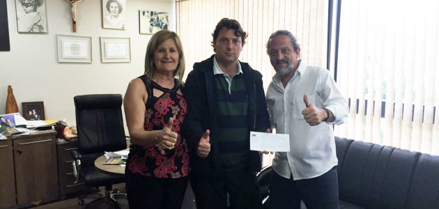 Anibelli Neto abona ficha de filiação ao PMDB do jornalista Emilio Barbosa de Loanda.  