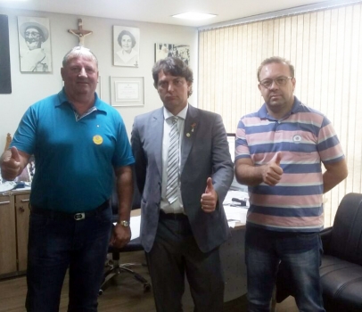 Vereador Luizão do PMDB de Palmas visita deputado Anibelli Neto.