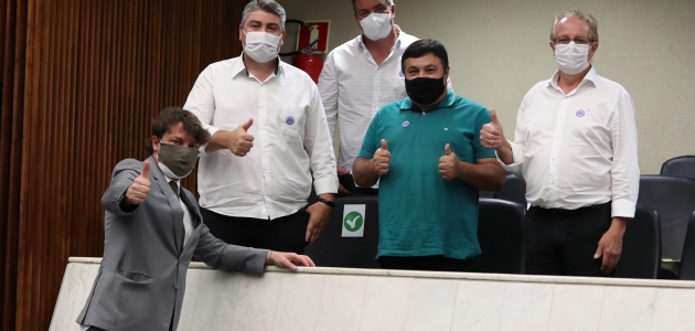 Anibelli Neto homenageia Cambira com o título de Capital Estadual do Café Gourmet