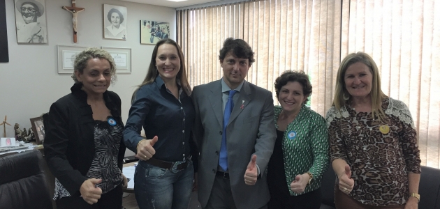 Autoridades de Loanda e Realeza visitam Anibelli Neto