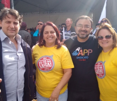 Deputado Anibelli Neto participa da marcha em memória ao massacre de 29 de abril