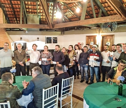 Anibelli Neto participa de filiações de novas lideranças no MDB de Quatro Barras