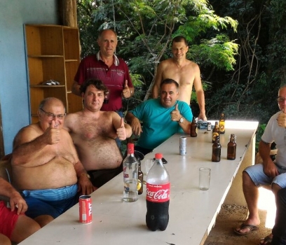 O Almoço de Sábado foi a beira do rio Chopin em Itapejara D’oeste.