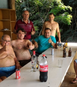 O Almoço de Sábado foi a beira do rio Chopin em Itapejara D’oeste.