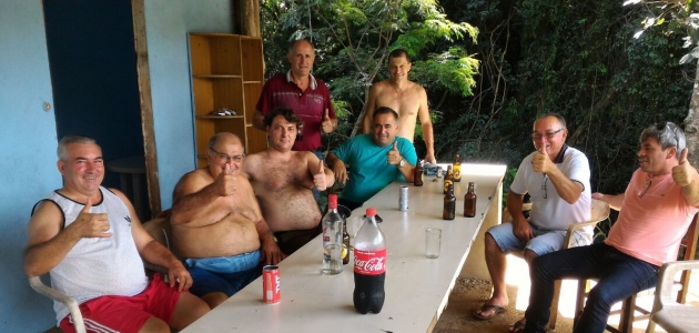 O Almoço de Sábado foi a beira do rio Chopin em Itapejara D’oeste.